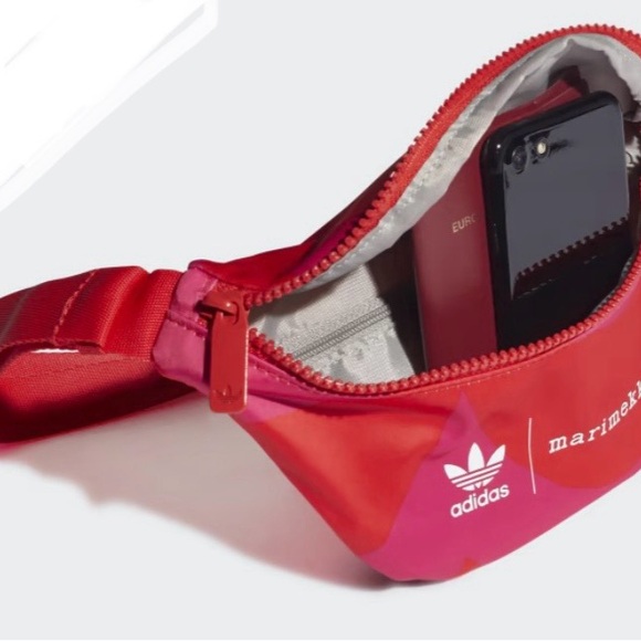 ⭐️Adidas Originals Marimekko Fanny pack⭐️ - Picture 5 of 5